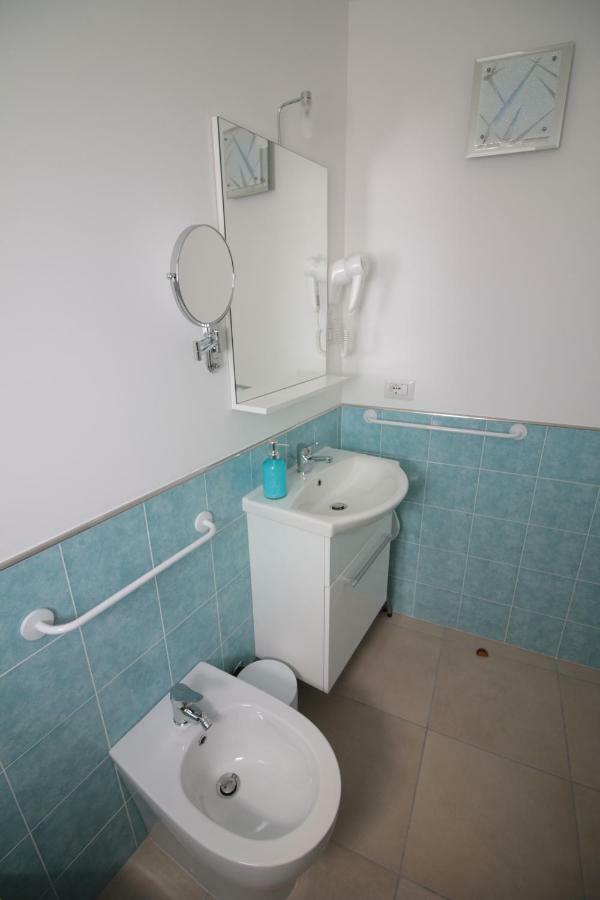 La Rosatea Bed & Breakfast มอนเรอาเล ภายนอก รูปภาพ